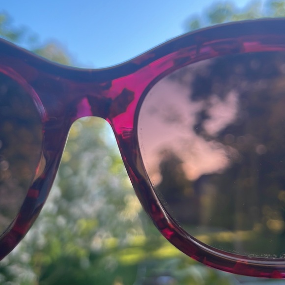 Jimmy Choo sunglasses in very good condition. Pinkish purple frames . - Picture 6 of 6